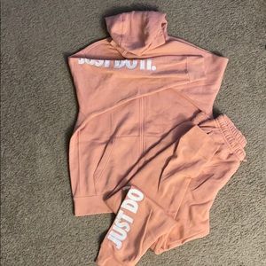 Pink Nike sweat suit (two pieces)